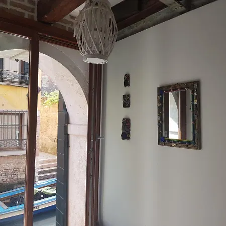 Apartment Gondola Show